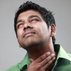 Langdurige keelpijn: oorzaken van chronische zere keel