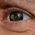 Ziekte van Coats: Misvormde bloedvaatjes in de retina (oog)