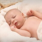 Ooievaarsbeet: Soort moedervlek in nek bij pasgeboren baby