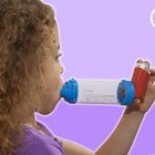 Astma en astma-aanval: symptomen, oorzaak en behandeling