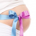 Vruchtwaterpunctie (amniocentese) bij zwangere vrouw