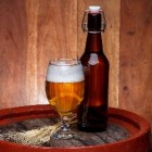 Quizvragen over bier voor demente man: prikkel het geheugen