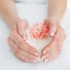 Onderzoek broze, splijtende nagels: medische nagellak helpt