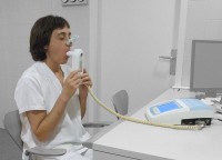 Spirometer / Bron: Jmarchn, Wikimedia Commons (CC BY-SA-3.0)