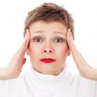 10 opmerkelijke factoren die migraine kunnen uitlokken