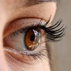 Verhoogde oogdruk: symptomen, oorzaken en behandeling