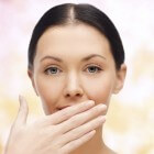 Stinkende adem of slechte adem: oorzaken en verhelpen