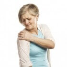 Schouderpijn: symptomen en oorzaken van pijn aan schouder