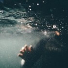 Bijna-verdrinking: Oorzaken, symptomen en behandeling