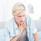 Benauwd gevoel: oorzaken en behandeling benauwdheid in keel