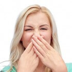 Halitose (slechte adem): symptomen, oorzaak en behandeling