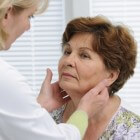 Gezwollen lymfeklieren: klieren in hals, nek, lies & oksel