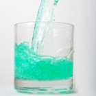 Mondwater: Welke stoffen brengen nadelen met zich mee?