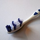 Bewaar je tandenborstel hygiënisch en vervang hem tijdig