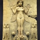De vrouwelijke kracht van Inanna, godin van liefde en moed
