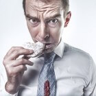 Gipsplaten eten als gevolg van een eetstoornis: Pica
