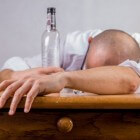 De behandeling van alcoholverslaving als erfelijke ziekte