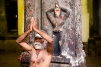 Een Sadhu die de Namaste uitvoert in Madurai / Bron: Claude Renault, Wikimedia Commons (CC BY-2.0)