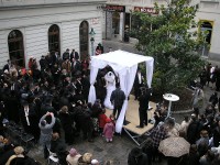 Huwelijksceremonie onder de choepa / Bron: Gryffindor, Wikimedia Commons (CC BY-2.5)