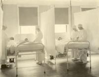 Ziekenhuis met grieppatiënten in 1918 / Bron: NavyMedicine, Flickr (Publiek domein)