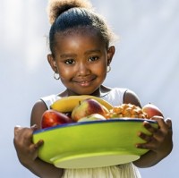 Voedingsmiddelen met veel vezels, zoals fruit, kunnen helpen dyspepsie te voorkomen / Bron: Istock.com/karelnoppe