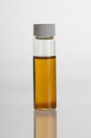 Mirre-olie is een lichtgele etherische olie / Bron: Itineranttrader, Wikimedia Commons (Publiek domein)