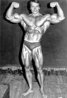 Bodybuilding zorgt voor prominentere aderen / Bron: Madison Square Garden Center, Wikimedia Commons (Publiek domein)