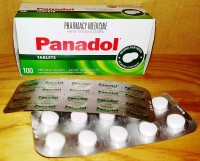 Paracetamol komt in bijna ieder medicijnkastje voor / Bron: Editor182, Wikimedia Commons (Publiek domein)