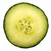 Het toepassen van komkommer op je ogen / Bron: Aitoff, Pixabay
