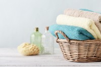 Gebruik altijd een schone handdoek om de voeten af te drogen / Bron: Mama_mia/Shutterstock.com