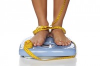 Overgewicht kan leiden tot hoge bloeddruk / Bron: Istock.com/VladimirFLoyd
