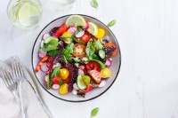 Een gezonde leefstijl is meer dan alleen gezonde voeding / Bron: Anna Shepulova/Shutterstock.com