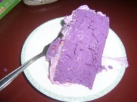 Cake, gemaakt met ube (paarse yam; Filipijnen) / Bron: Powella at English Wikipedia, Wikimedia Commons (CC BY-SA-3.0)