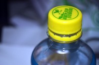 Plastic-extract met water / Bron: Peter Griffin, PublicDomainPictures