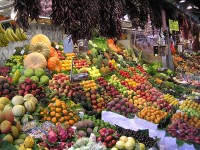 Fruitmarkt in Spanje / Bron: Dungodung, Wikimedia Commons (Publiek domein)